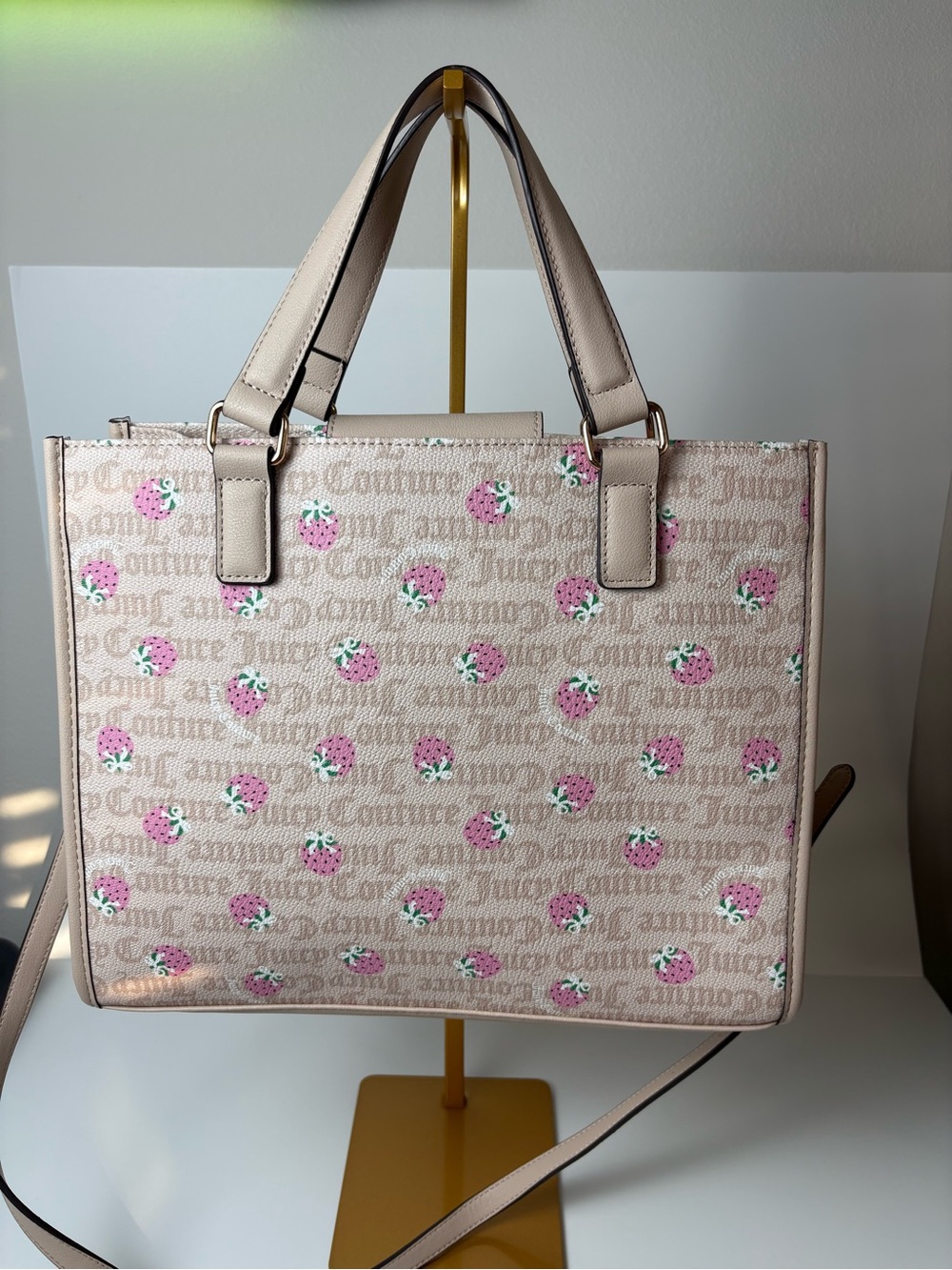 πJuicy Couture Berry Sweet Strawberry Tote Bag Sandstone Pink NWT - Picture 3 of 14